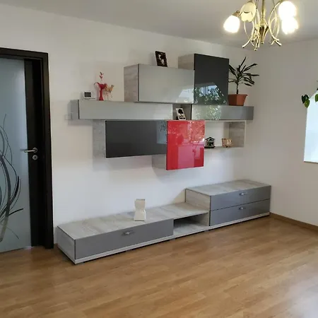 Apartment 3 De Inchiriat *