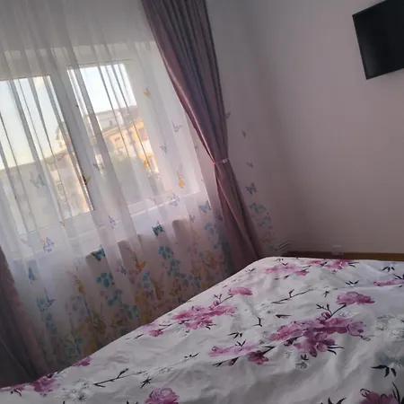 Apartment 3 De Inchiriat